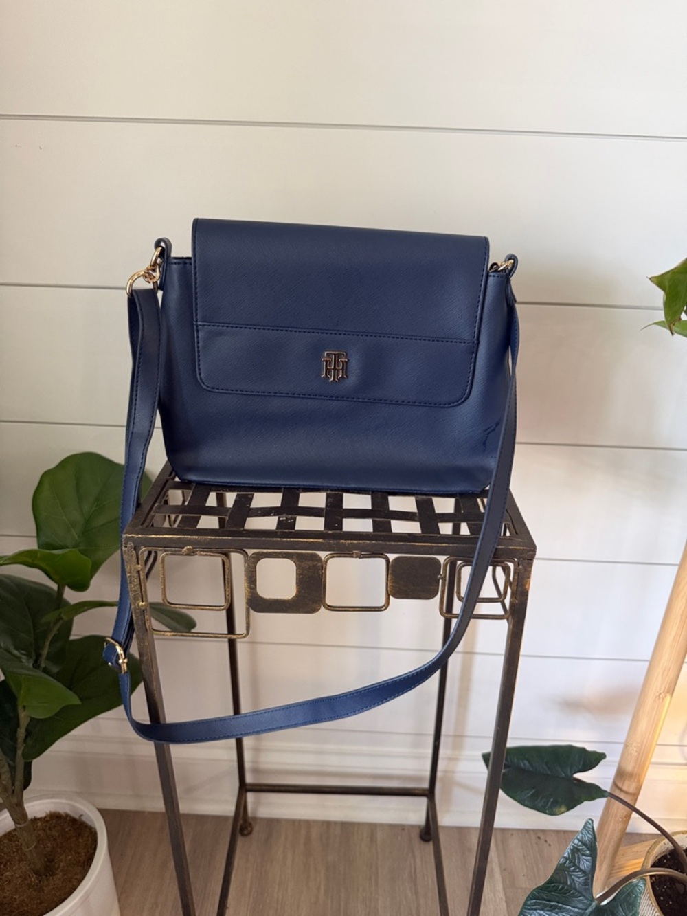 Tommy Hilfiger Navy Leather Crossbody with Gold-Tone Logo